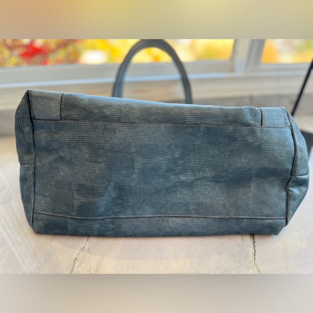 Chloe Blue Tote Bag - Picture 15 of 16